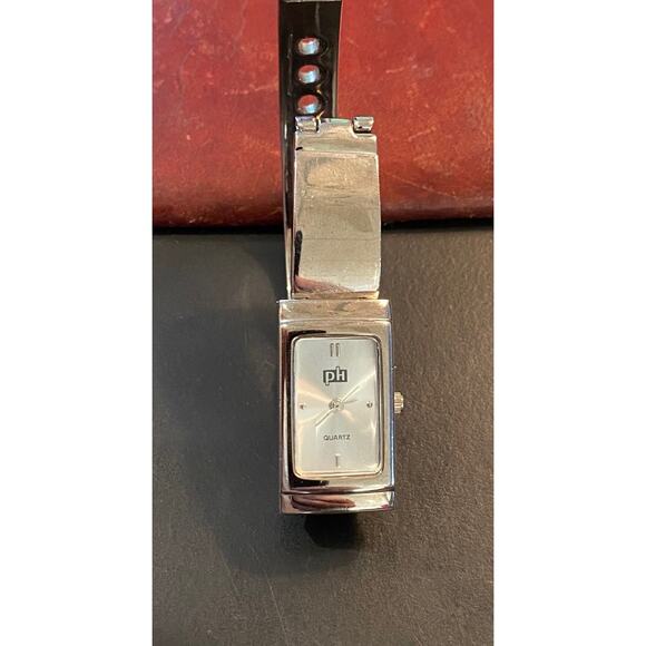 Women's PH Silver Tone  Bracelet Watch, New Battery - Picture 3 of 4